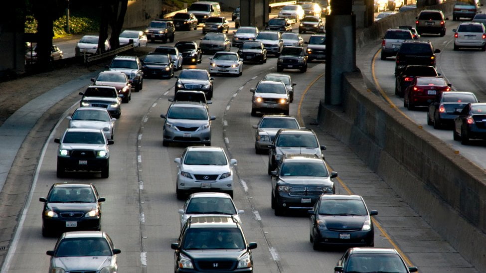 California: Luật an toàn giao thông nào có hiệu lực đầu 2022?