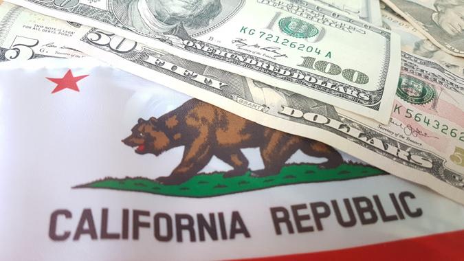 California có phát thêm tiền kích thích cho người dân vào 2022 nữa không?